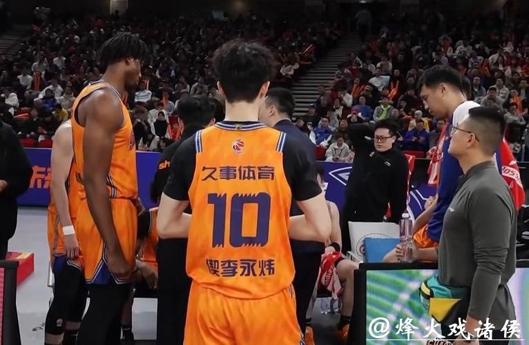 失望!2米11顶薪球员篮下空篮不中,怒砍0分 球迷:快送走 失望!2米11顶薪球员篮下空篮不中,怒砍0分 球迷:快送走